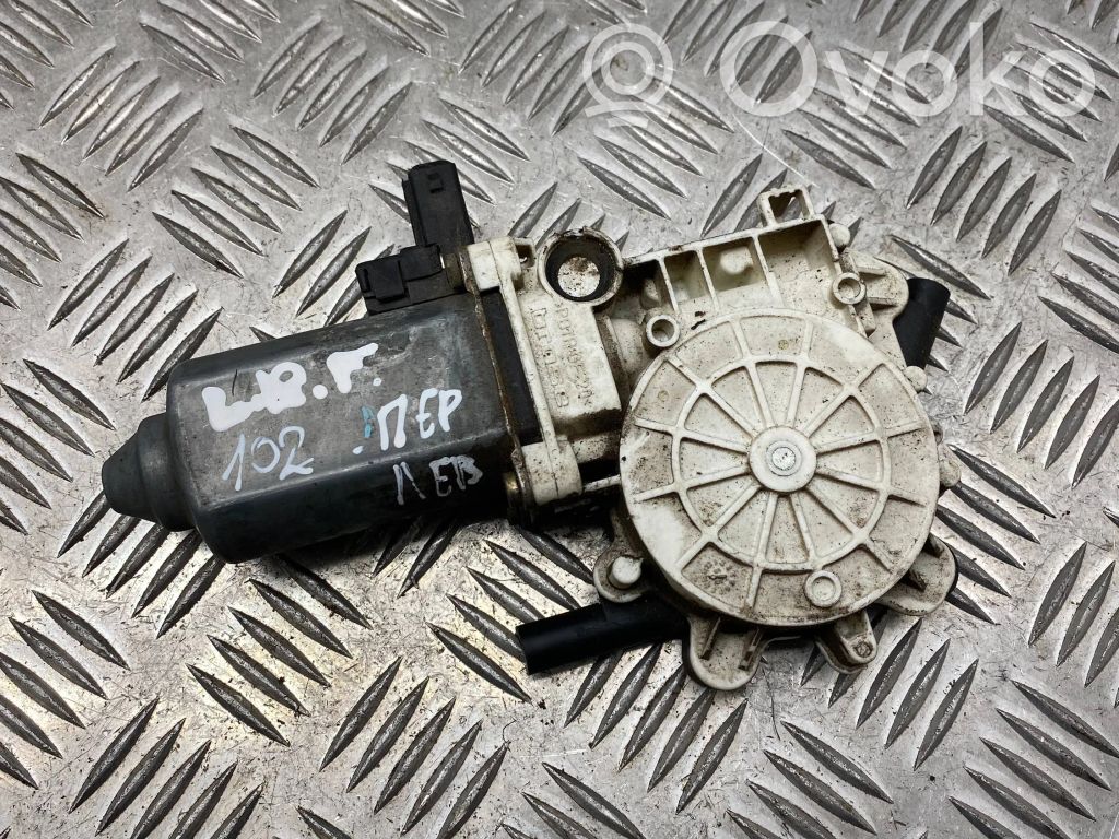 Land Rover Freelander Front door window regulator motor 