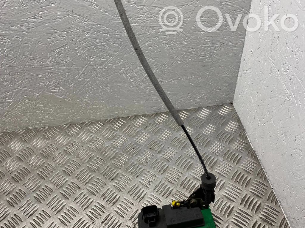 Volvo V70 Front door lock 