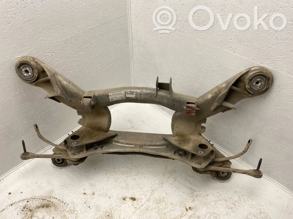 Audi A8 S8 D3 4E Galinis traversas 