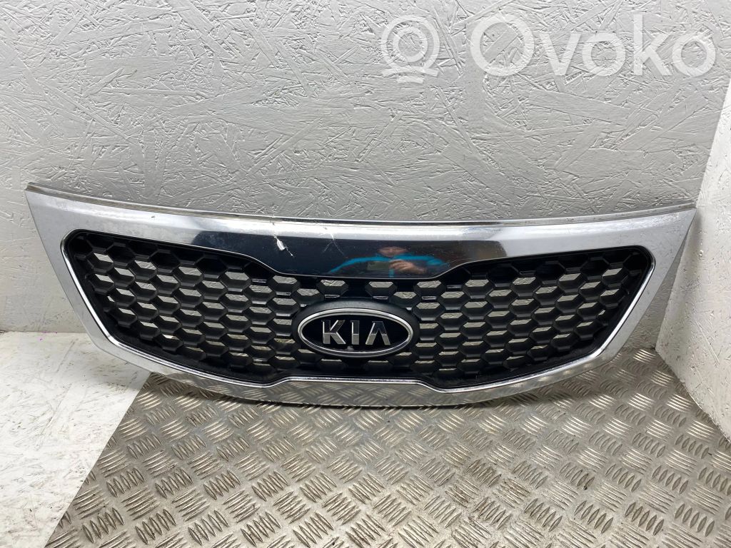 KIA Sorento Etupuskurin ylempi jäähdytinsäleikkö 