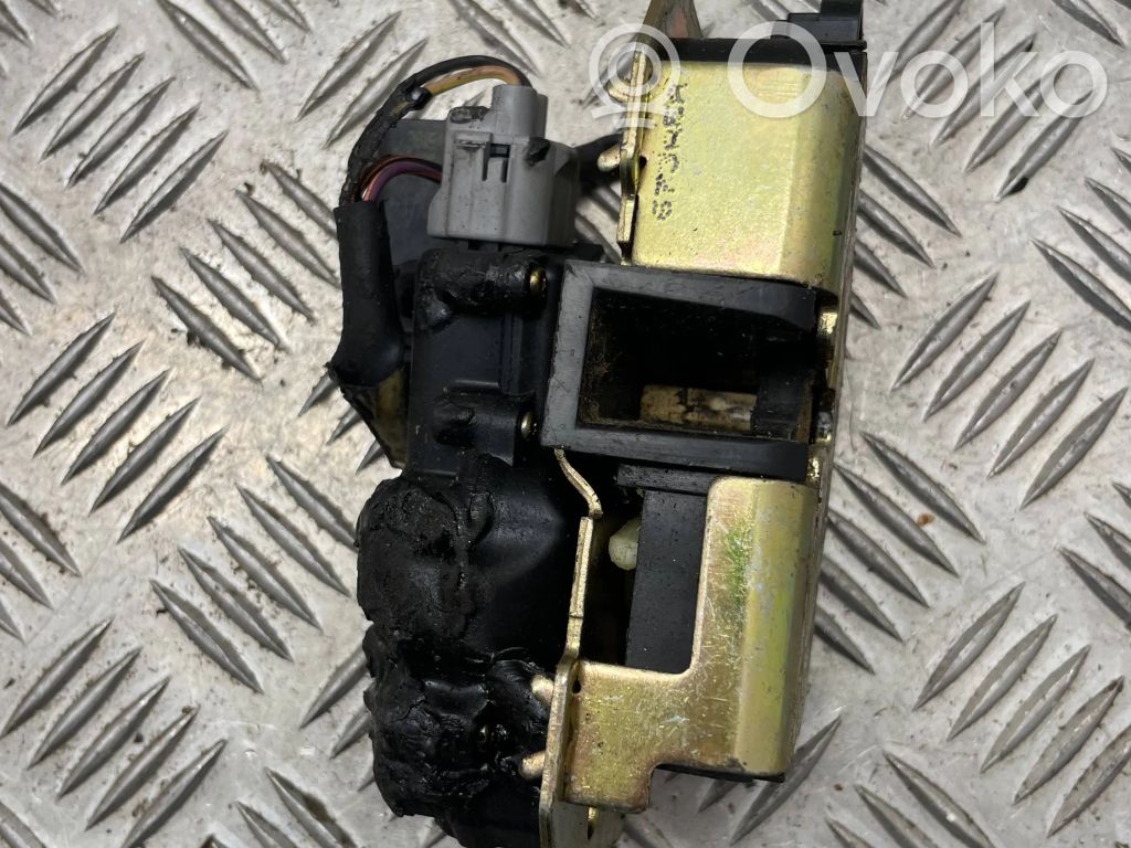 Chrysler Voyager Aizmugurējā pārsega slēdzene 