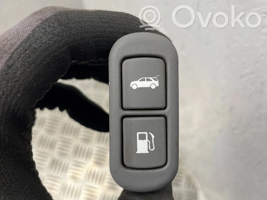 KIA Sorento Fuel tank opening switch 