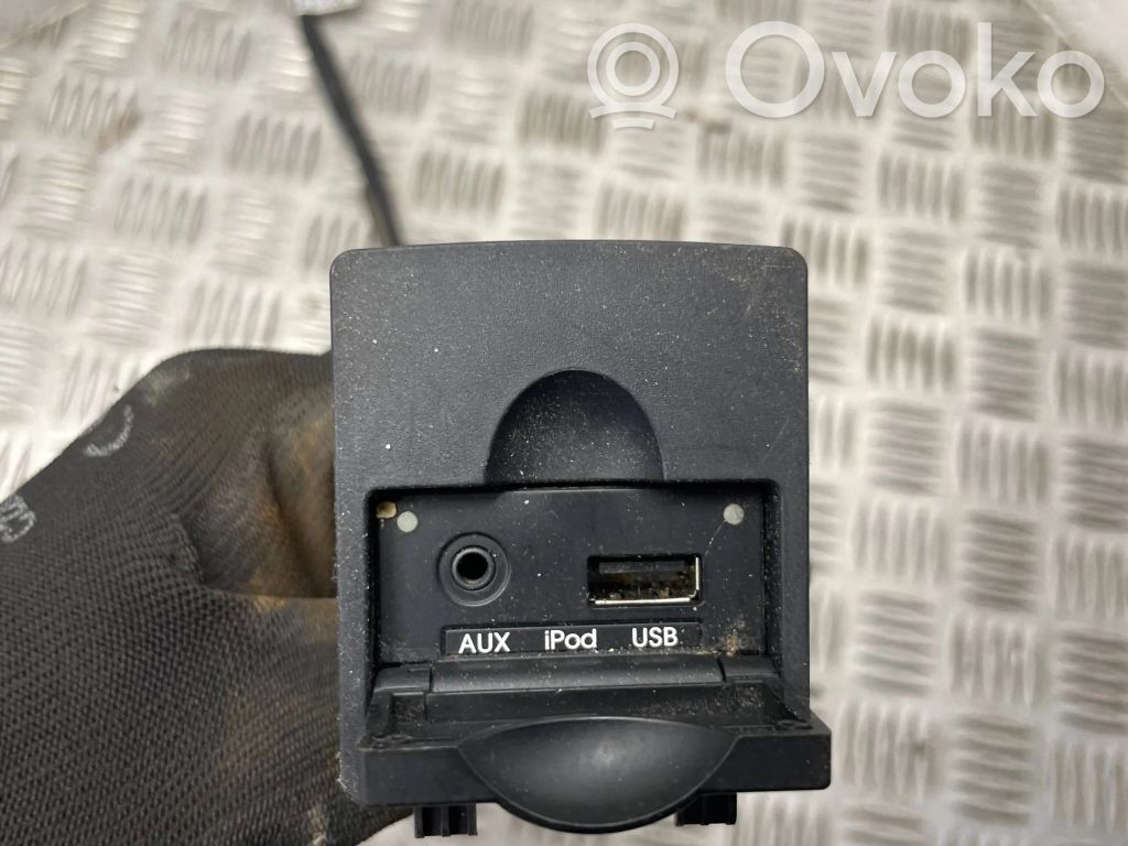 Hyundai i30 Enchufe conector USB 
