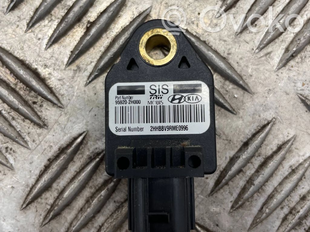 Hyundai i30 Airbag deployment crash/impact sensor 