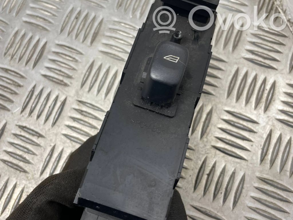 Volvo V70 Electric window control switch 