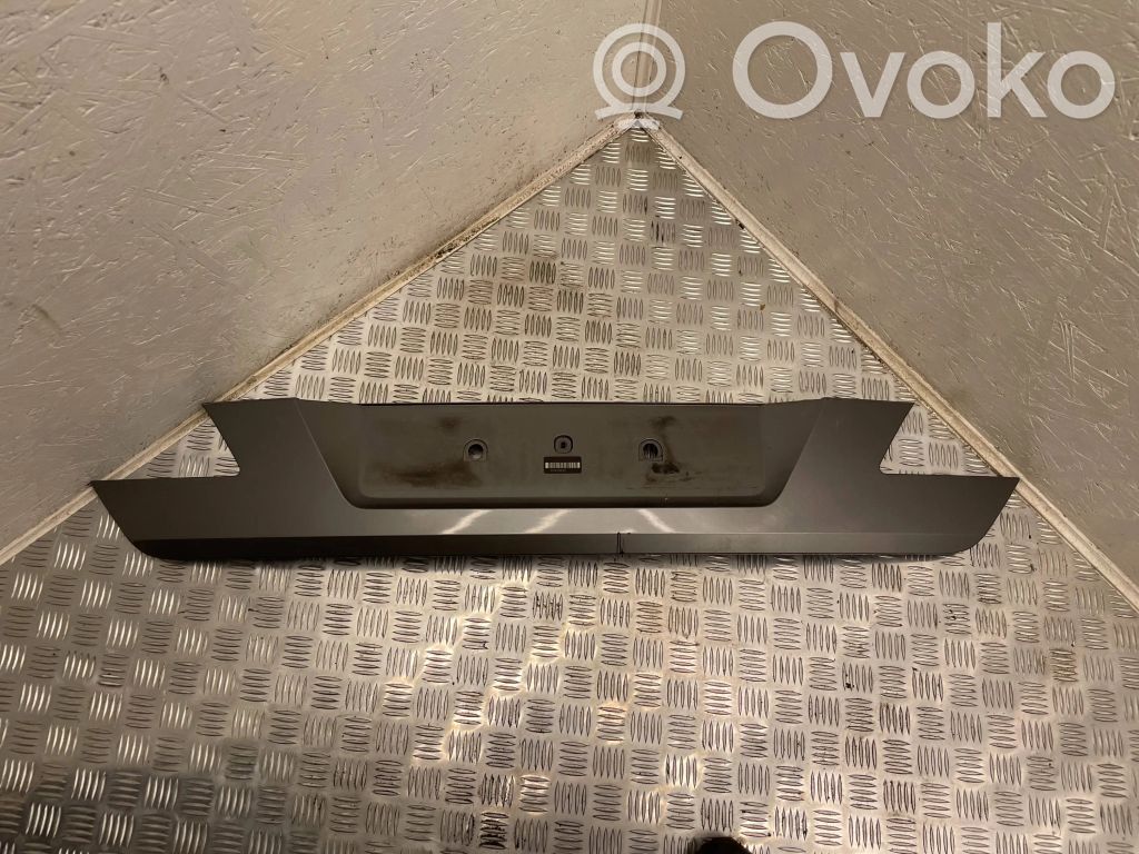 BMW 7 E65 E66 Tailgate trim 