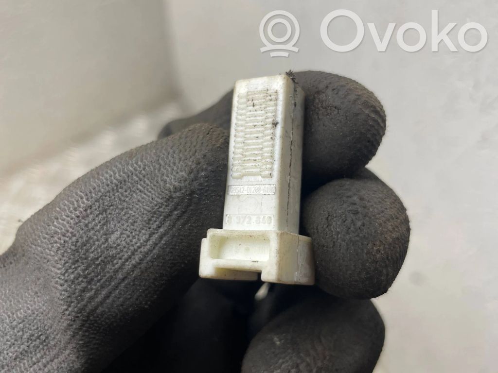 Interruptor sensor del pedal de freno   8372646