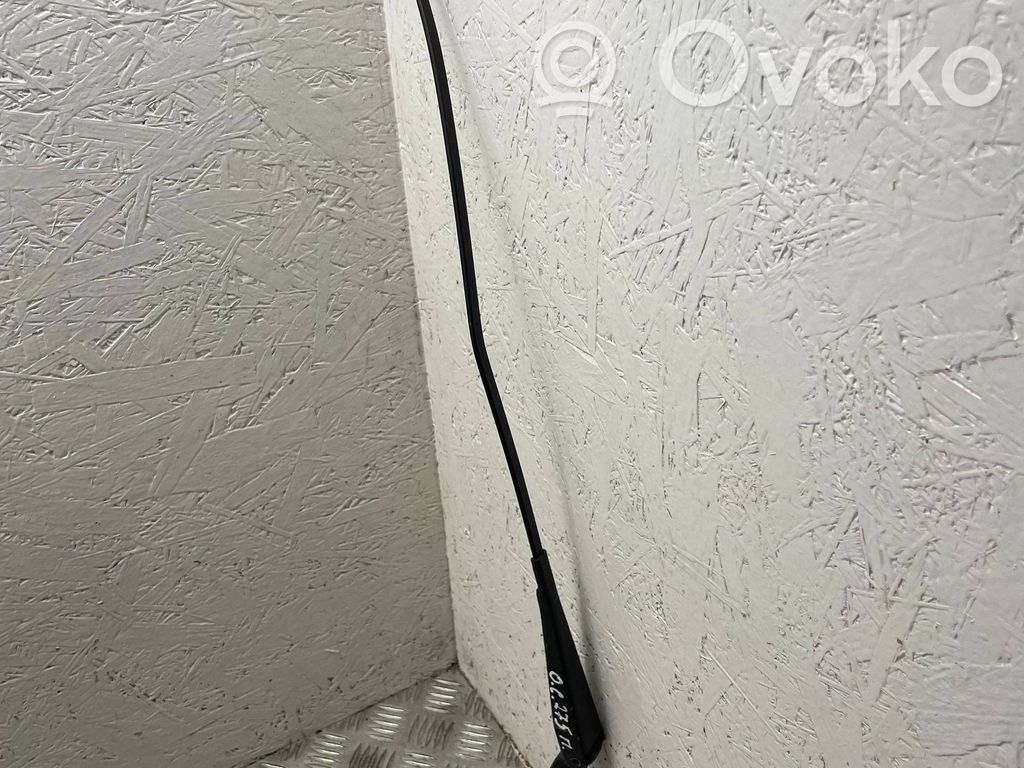 Opel Corsa D Front wiper blade arm 
