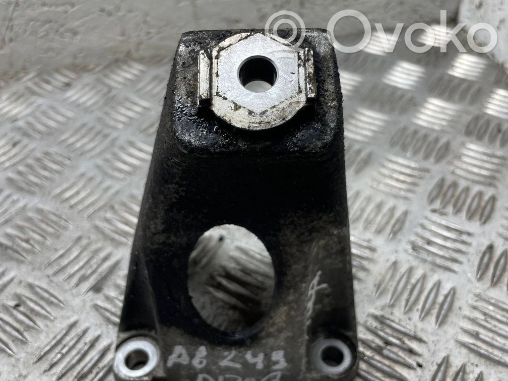 Audi A8 S8 D3 4E Engine mounting bracket 