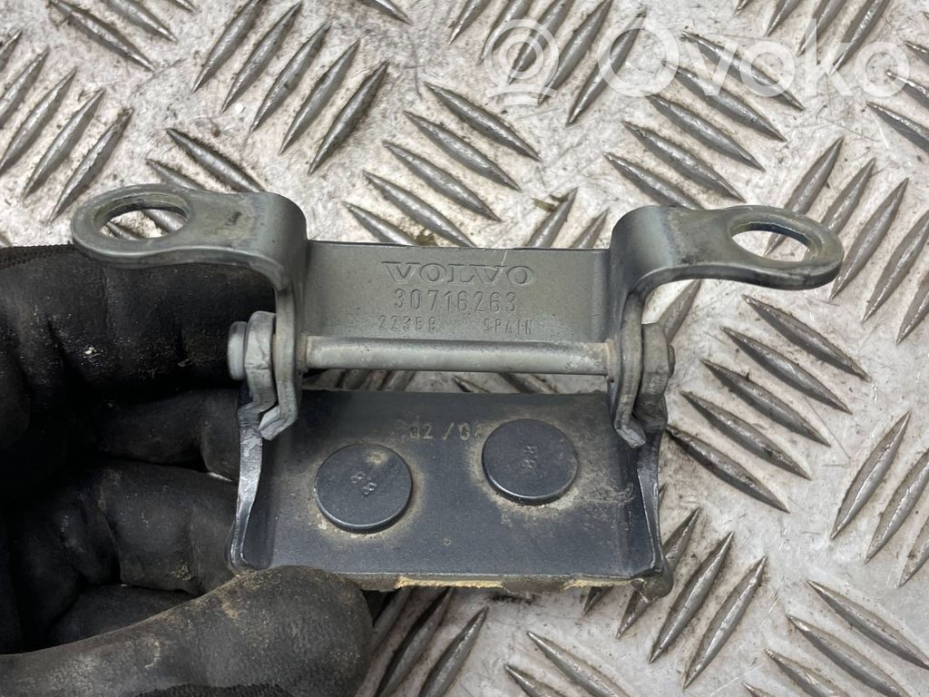 Volvo V50 Tailgate/trunk/boot hinge 