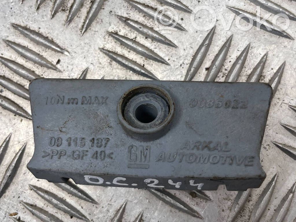 Opel Corsa D Mocowanie akumulatora 