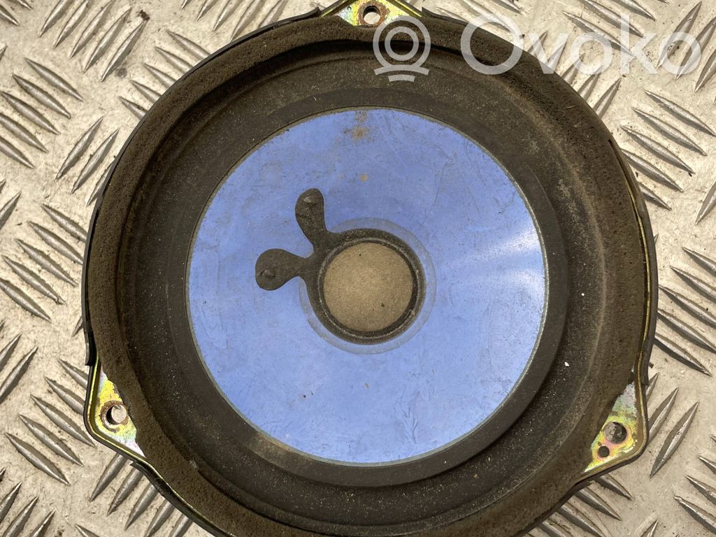 KIA Sorento Front door speaker 