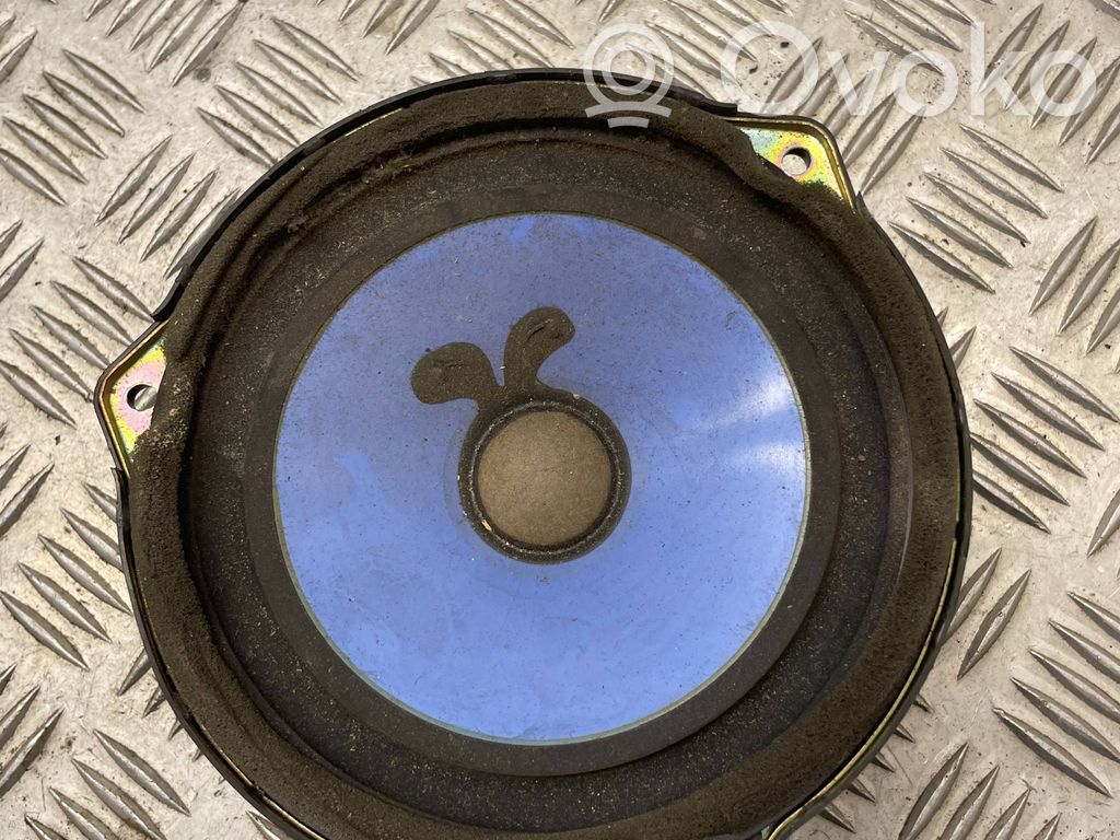 KIA Sorento Front door speaker 