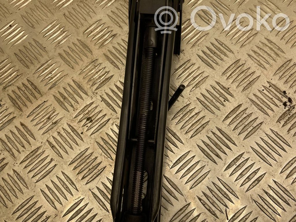 Opel Meriva A Домкрат (данкрат) 