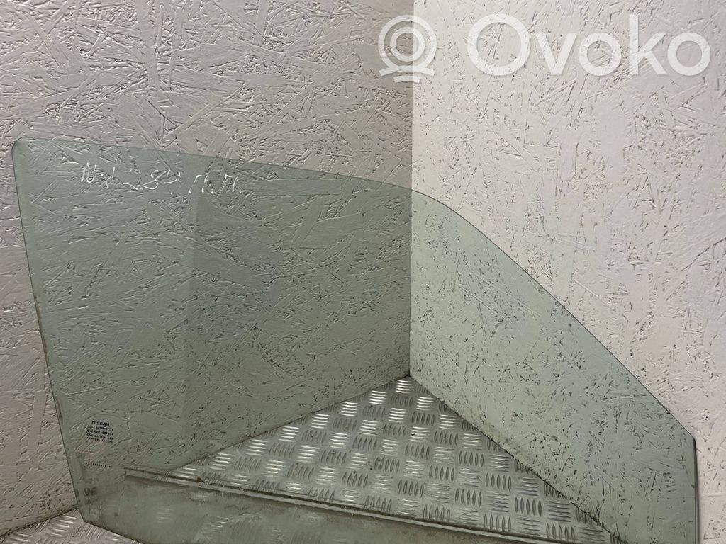 Nissan Juke I F15 Front door window glass four-door 