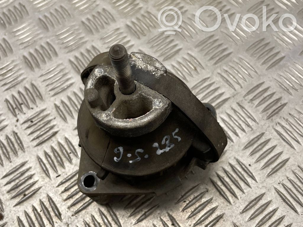 Engine mount bracket   5237219