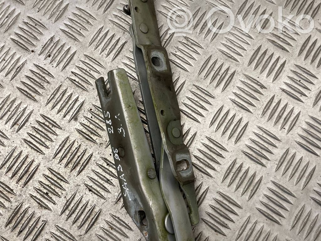 Saab 9-5 Tailgate/trunk/boot hinge 