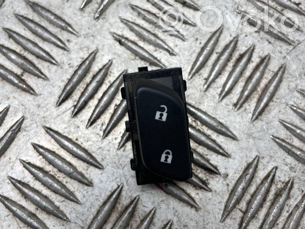 Opel Insignia A Central locking switch button 