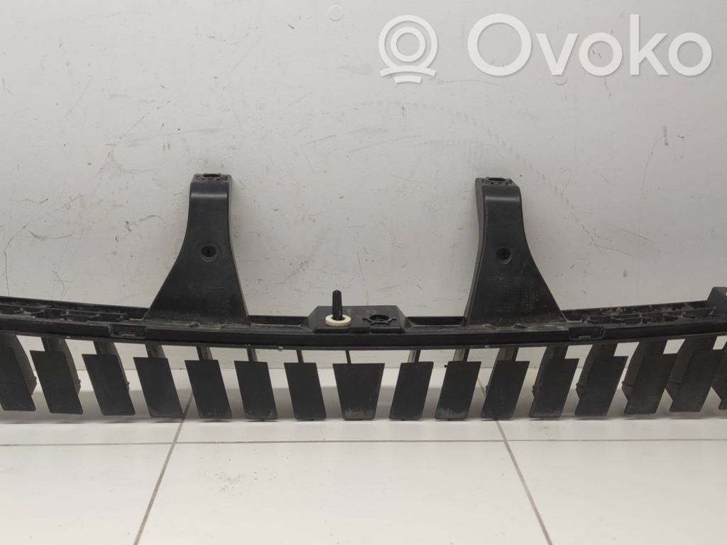 Peugeot 308 Soporte de montaje del parachoques trasero 