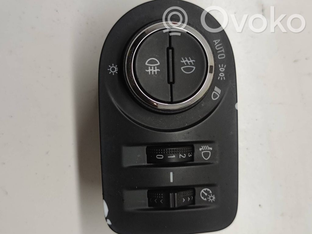 Opel Crossland X Light switch 