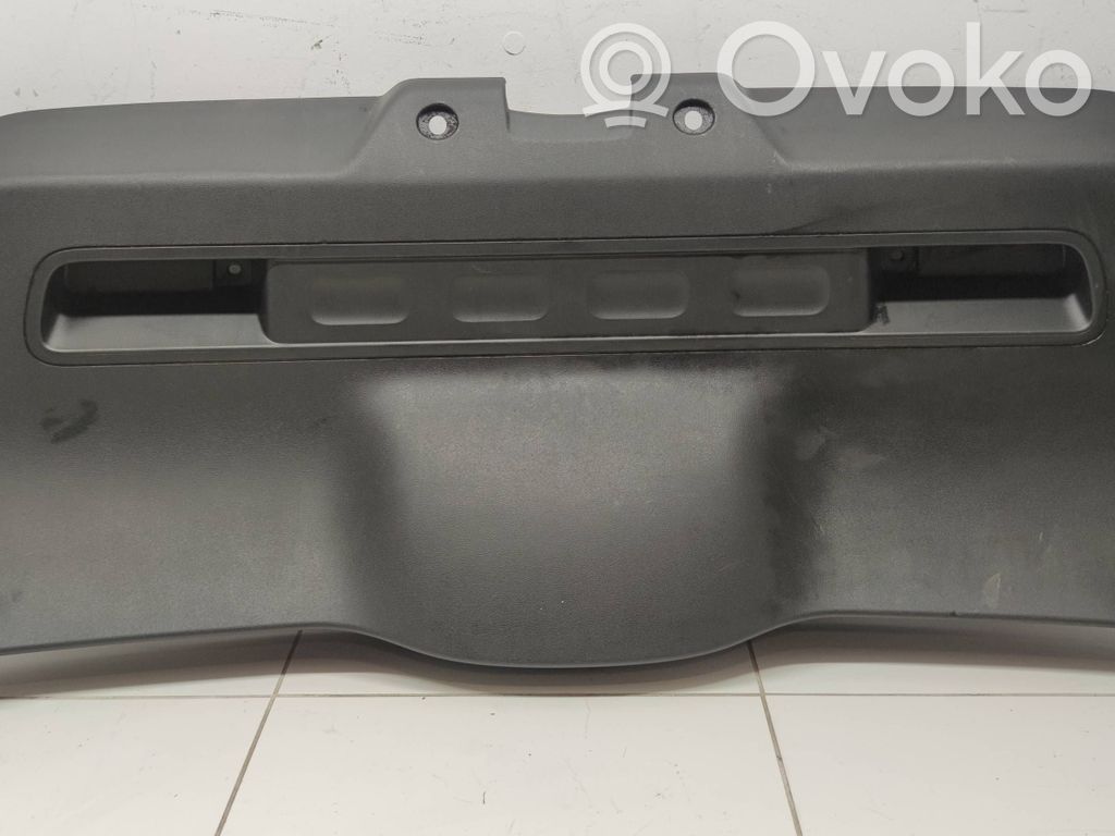 Citroen C3 Moldura de la puerta trasera 