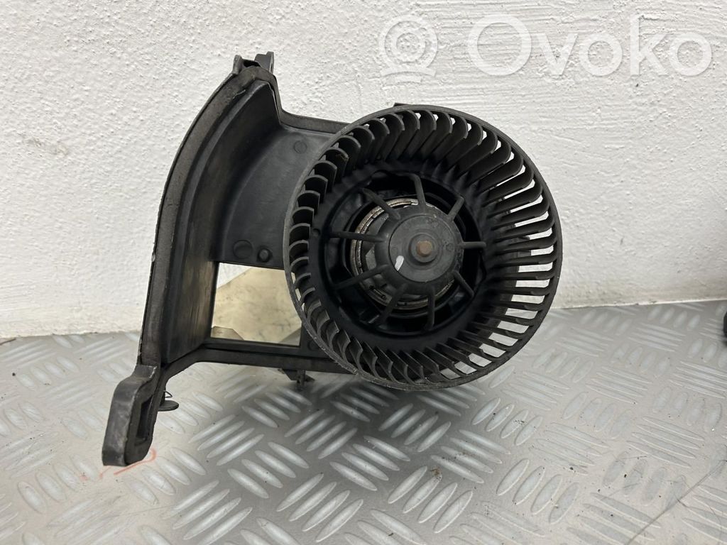 Renault Clio II Lämmittimen puhallin 