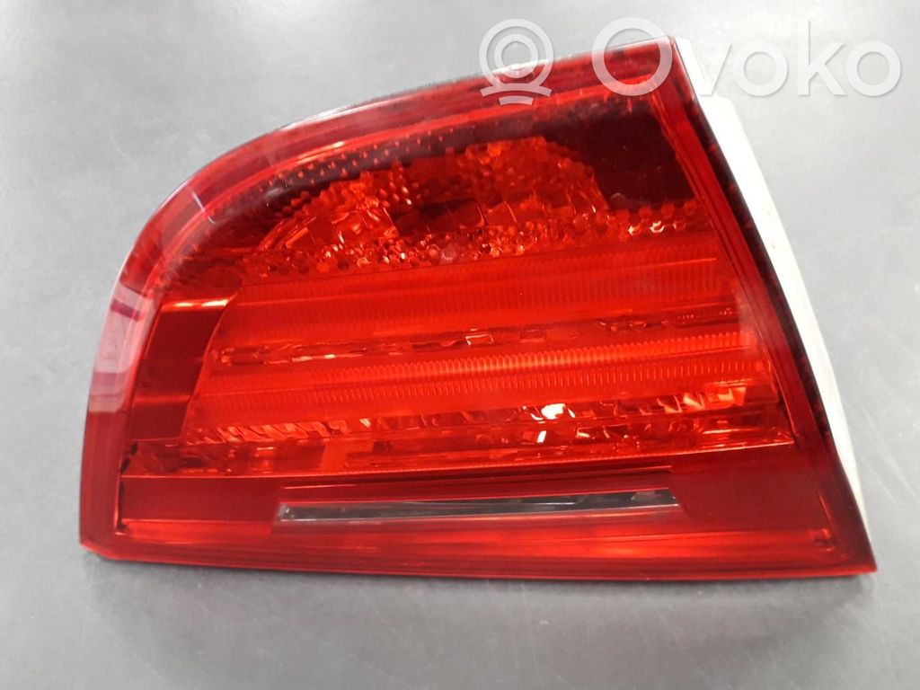 Tailgate rear/tail lights   I0900Z8