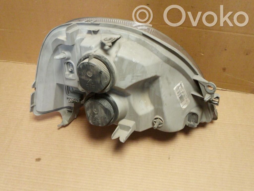 Phare frontale   8200163516