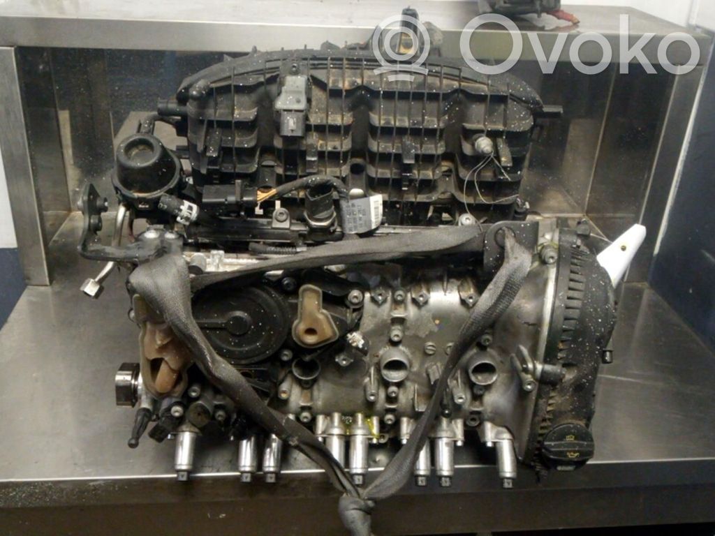 Culata del motor   06K103264