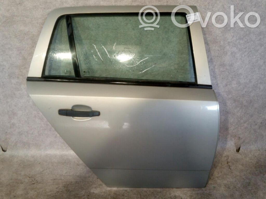 Opel Astra H Puerta trasera 