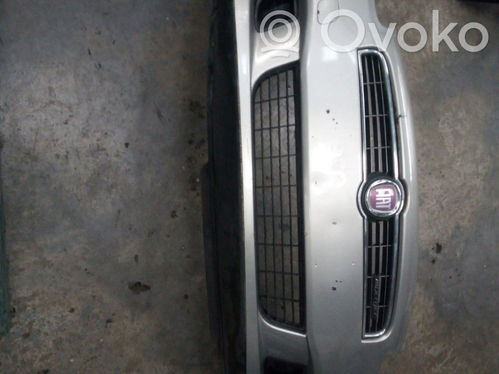 Fiat Bravo Parachoques delantero 