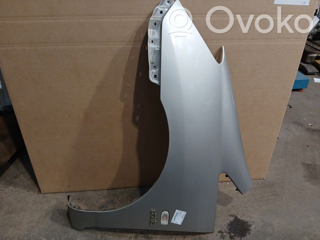 Toyota Corolla Verso E121 Guardabarro 