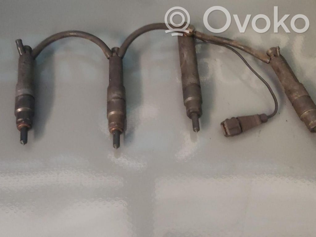 Inyector de combustible   028130201,228173