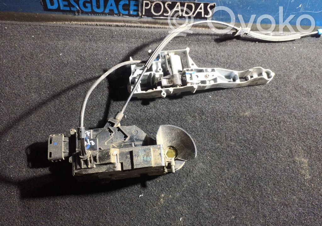 Peugeot 207 Broască ușă față (lângă mâner) 