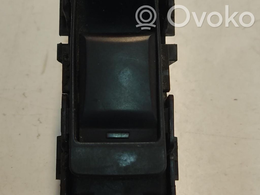 Dodge Caliber Przyciski szyb 