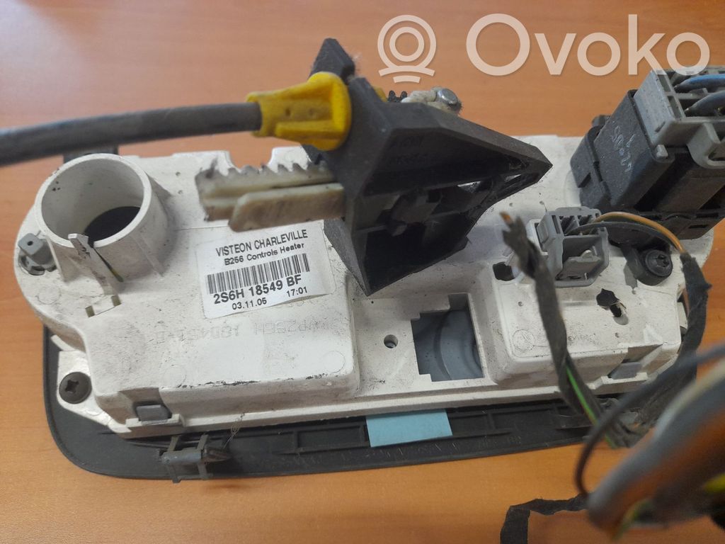 Ford Fiesta Altri elementi della console centrale (tunnel) 