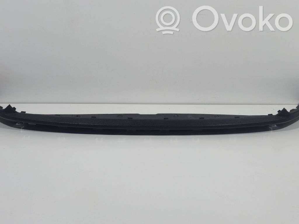 Volvo XC40 Borde del parachoques delantero 