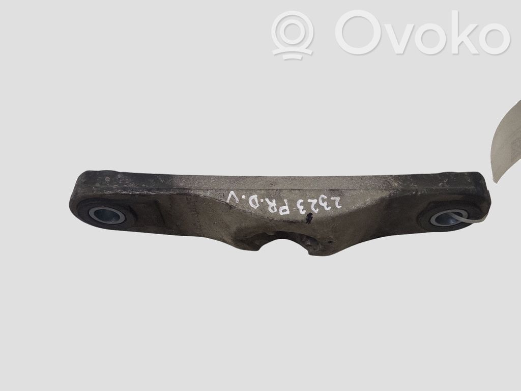 Volvo V40 Engine mounting bracket 