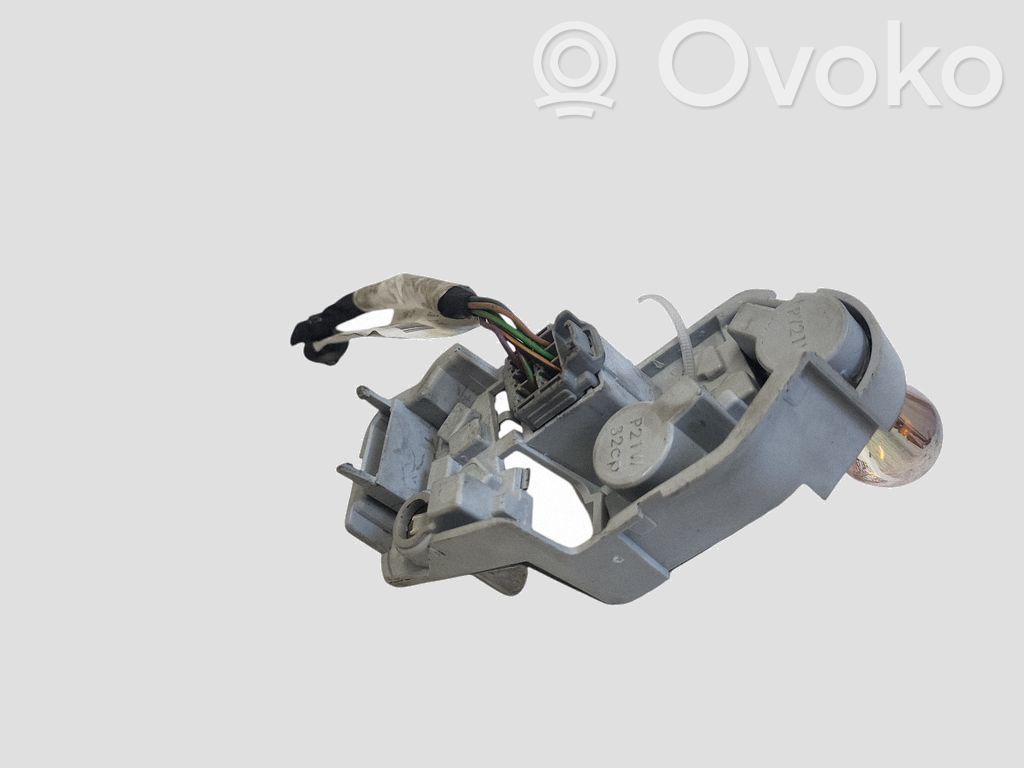 Volvo V60 Takavalon polttimon suojan pidike 