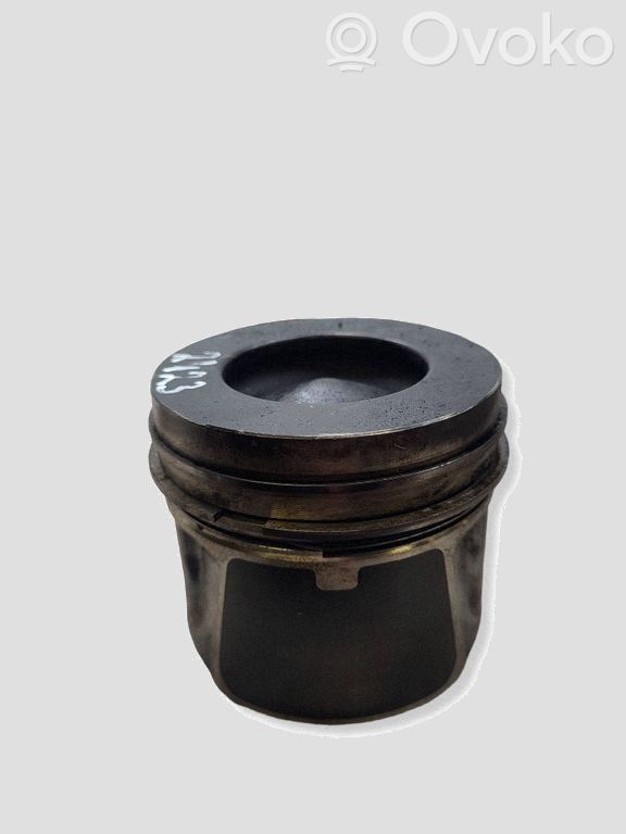 Piston   R9M