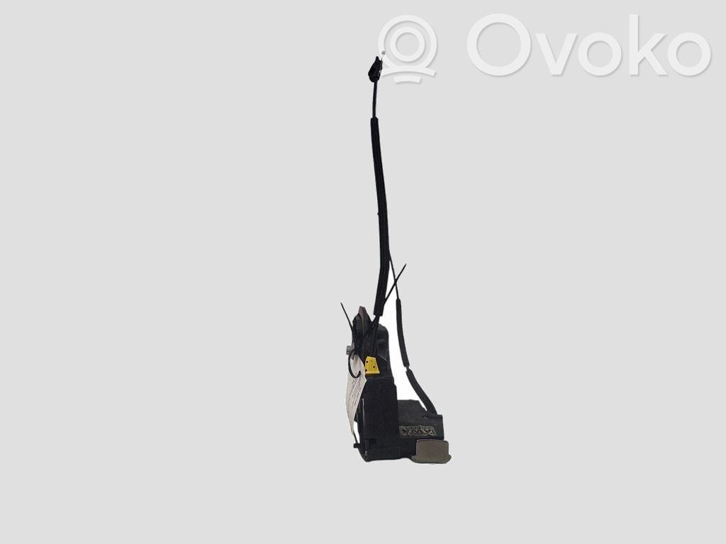 Opel Astra K Takaoven lukko