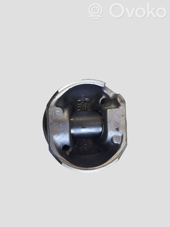 Piston   0000