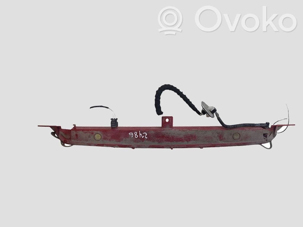 Kolmas/lisäjarruvalo   5G6945087A