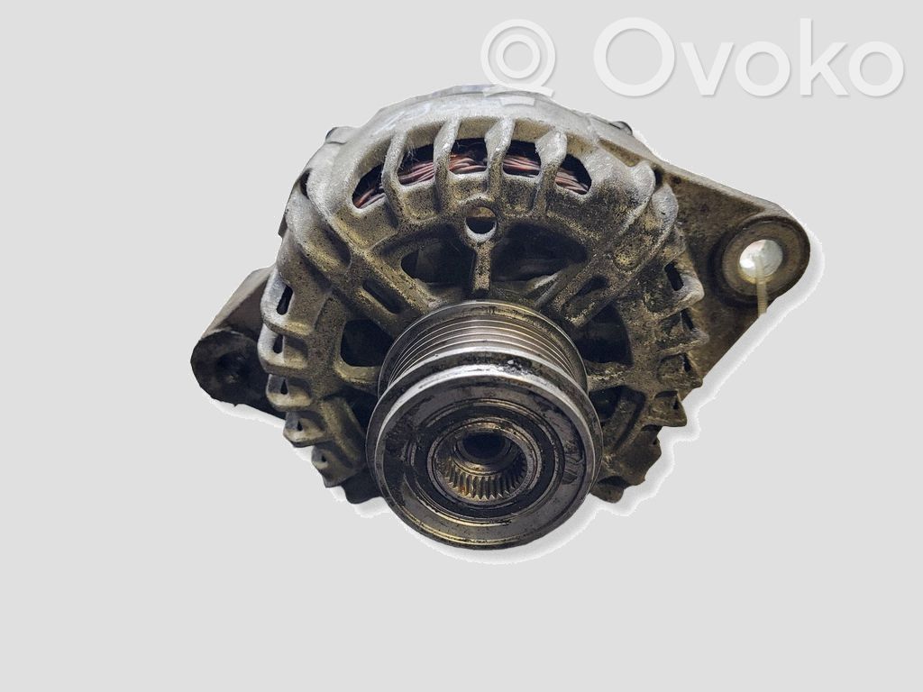 Opel Zafira C Generator/alternator 