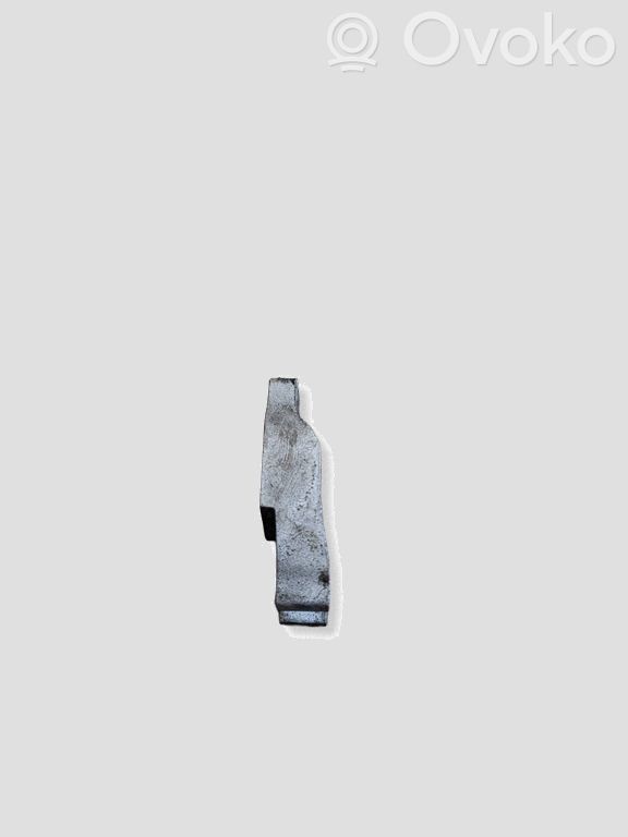 Opel Astra J Support de pince d'injecteur de carburant