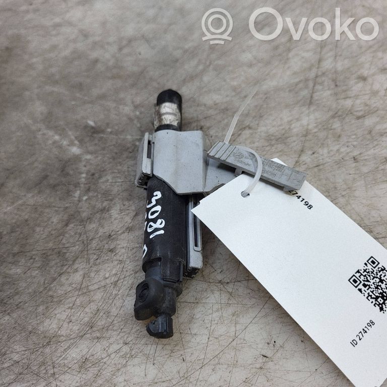 Ford Mondeo MK IV Dysza spryskiwacza lampy przedniej 