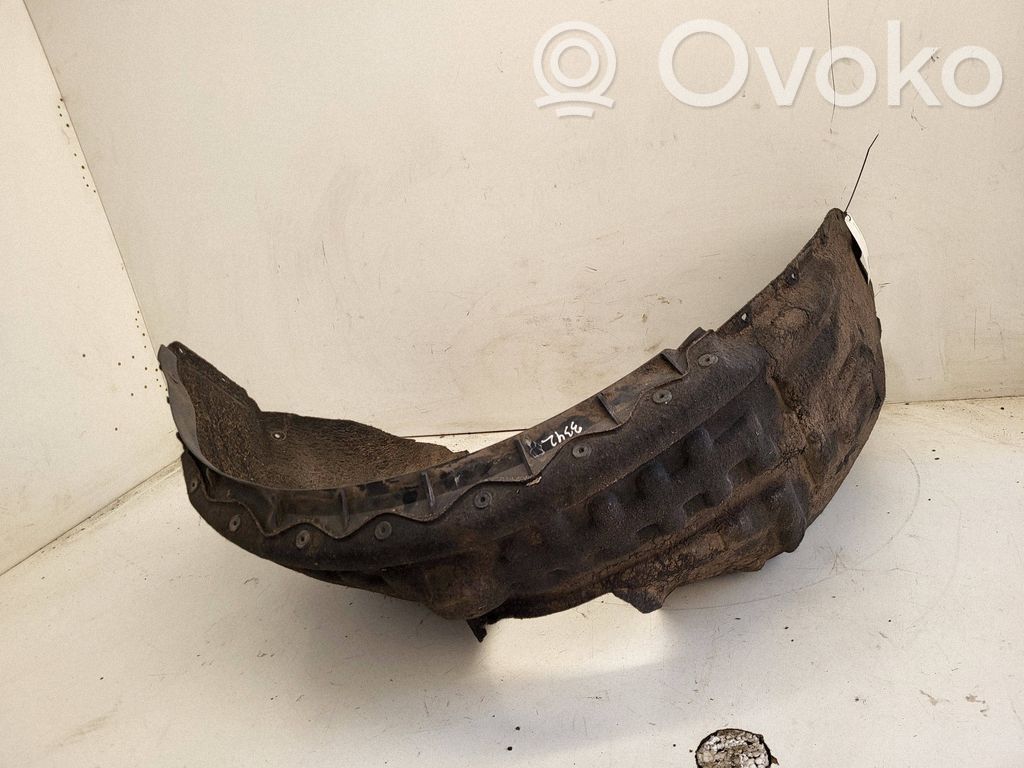 Volvo V40 Nadkole przednie 