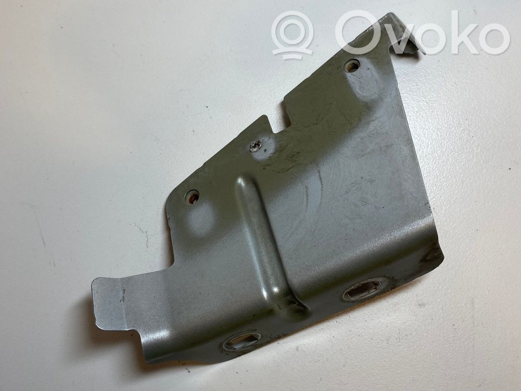 Renault Master III Bridă fixare aripă față 