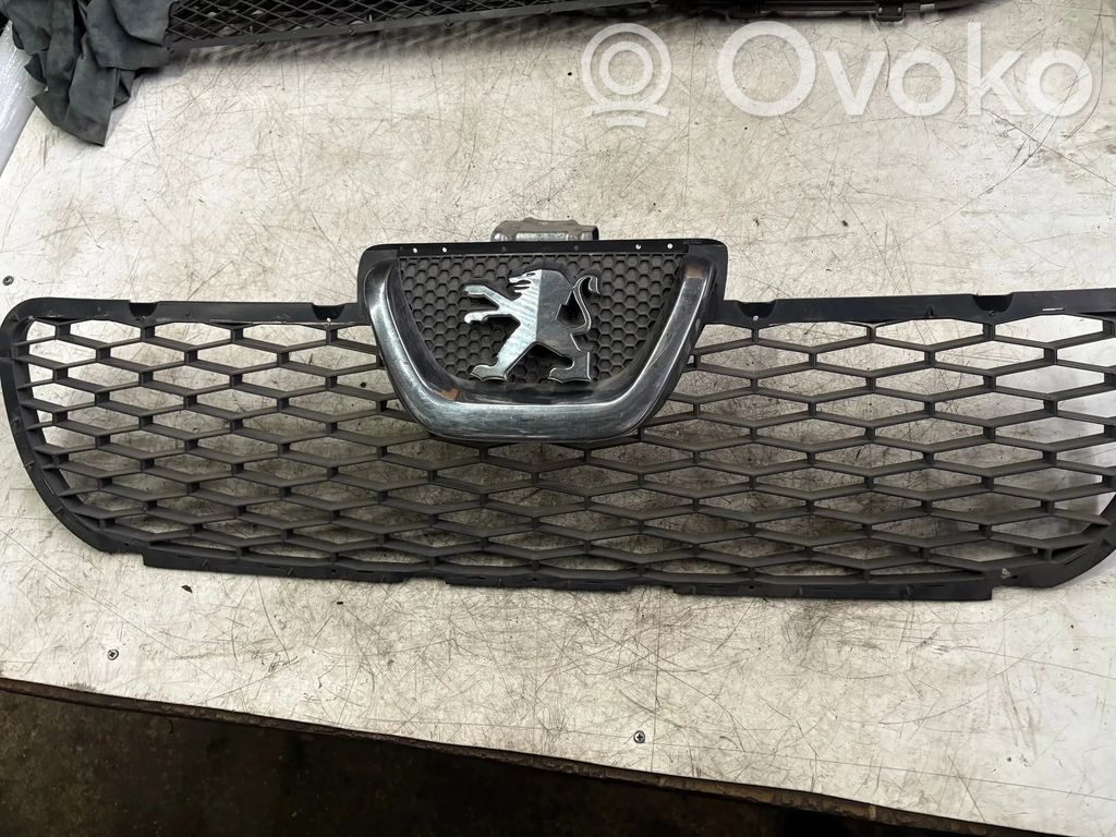 Peugeot Boxer Rejilla delantera 