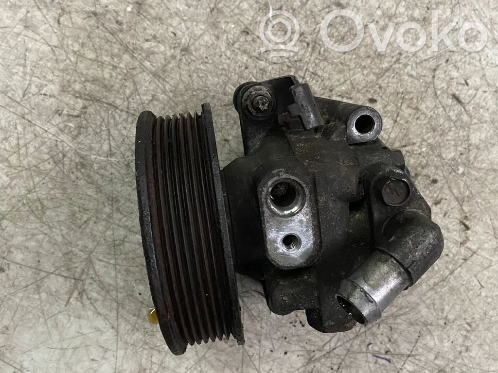 Ohjaustehostimen pumppu   CC113A696BB